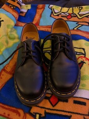 The staple: Dr Martens 1461s Size 6